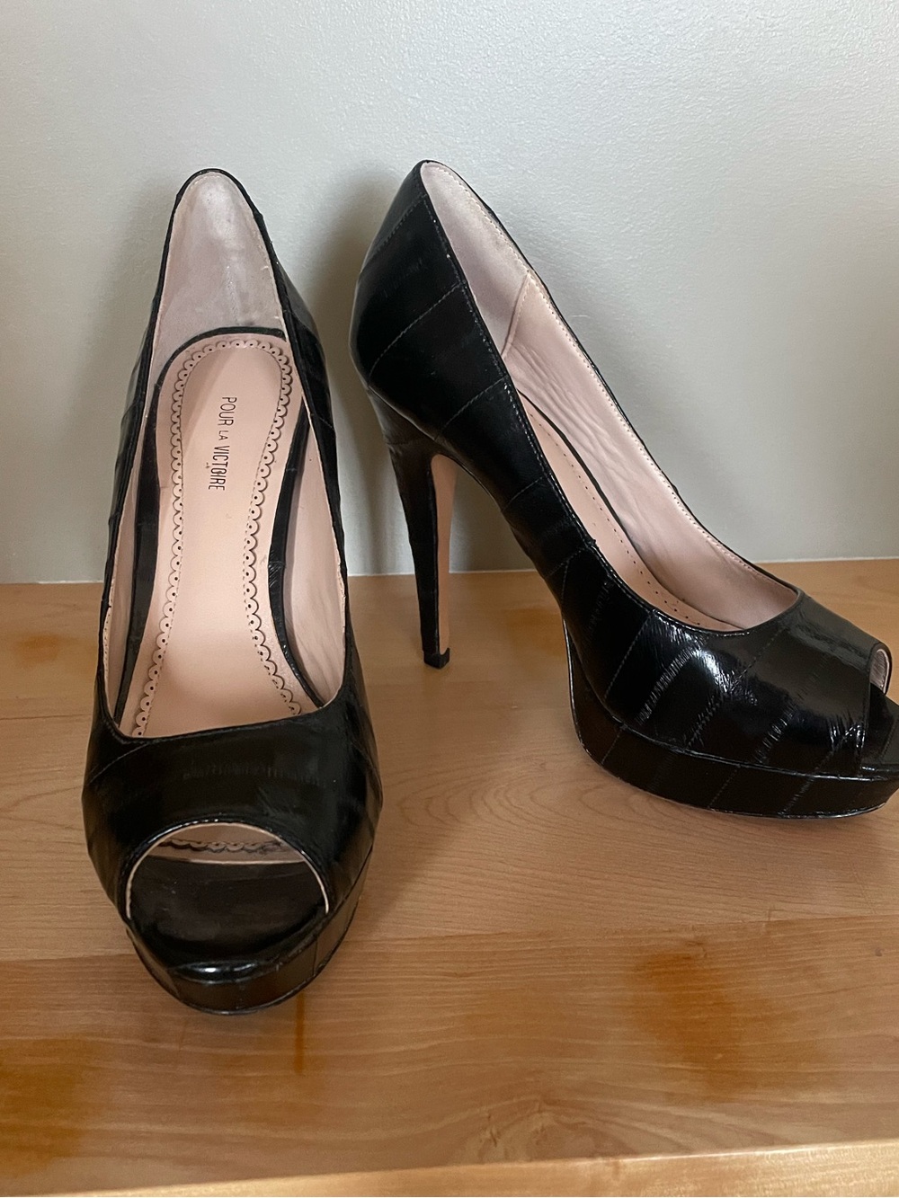 Pour La Victoire Angeline Peep Toe Platform Heels